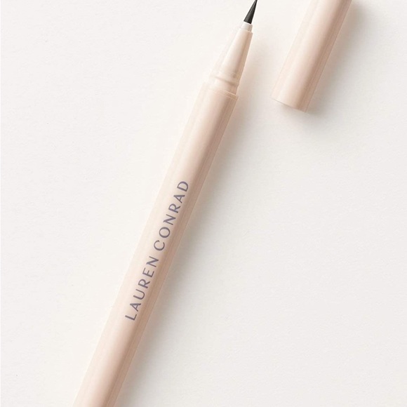Lauren Conrad Eyeliner with rich color that stays true. Thin & small Makeup - Picture 3 of 3